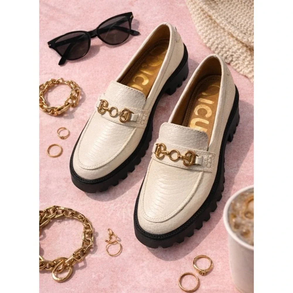 Circus by Sam Edelman Loafers Womens Size 8.5 White Lug Sole‎ Gold Hardware - Picture 2 of 10